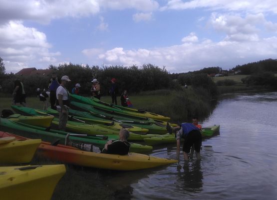 Grafika 2: Spływ kajakowy