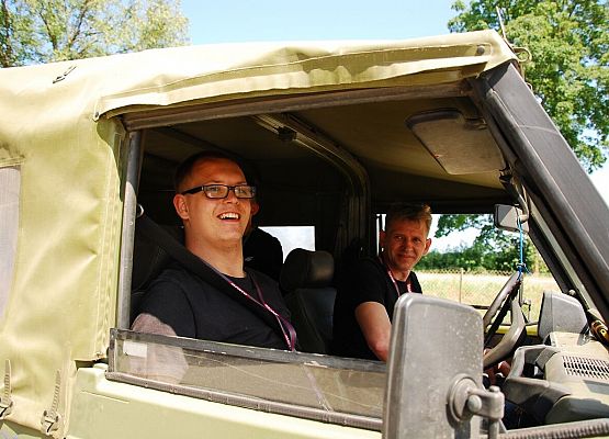 Grafika 5: Piknik Militarny