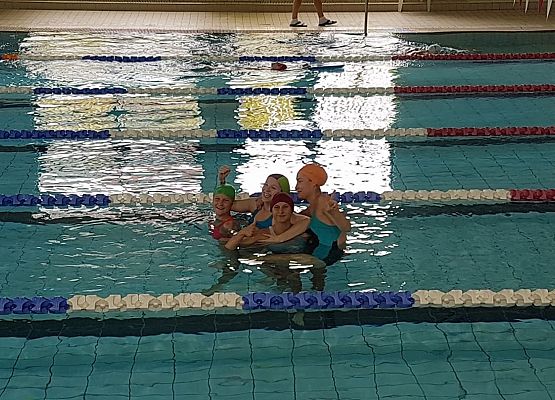 Grafika 2: Sportowy wrzesień w "Zakątku"