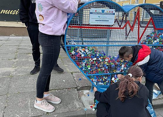 Grafika 2: My też Pomagamy - "Niebieski Skarb"