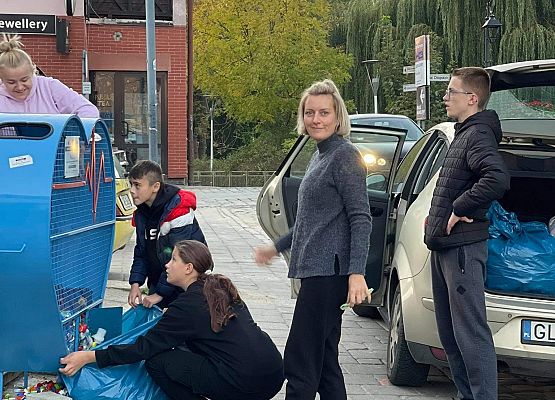 Grafika 4: My też Pomagamy - "Niebieski Skarb"