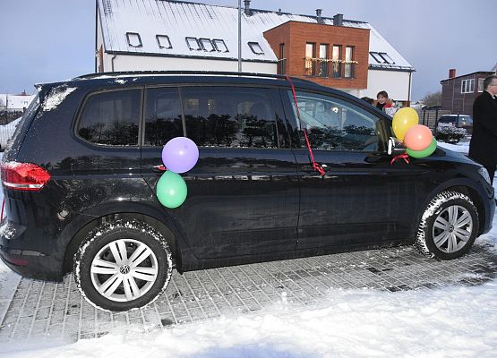 Grafika 6: Uroczyste przekazanie