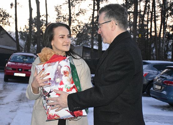 Grafika 4: Uroczyste przekazanie