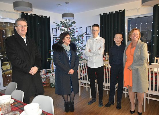 Grafika 3: Uroczyste przekazanie