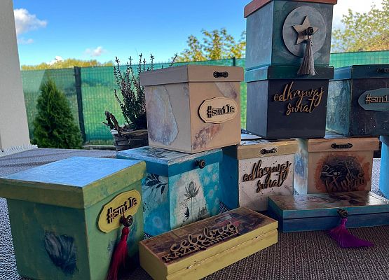 Grafika 1: Skrzyneczki skarbów